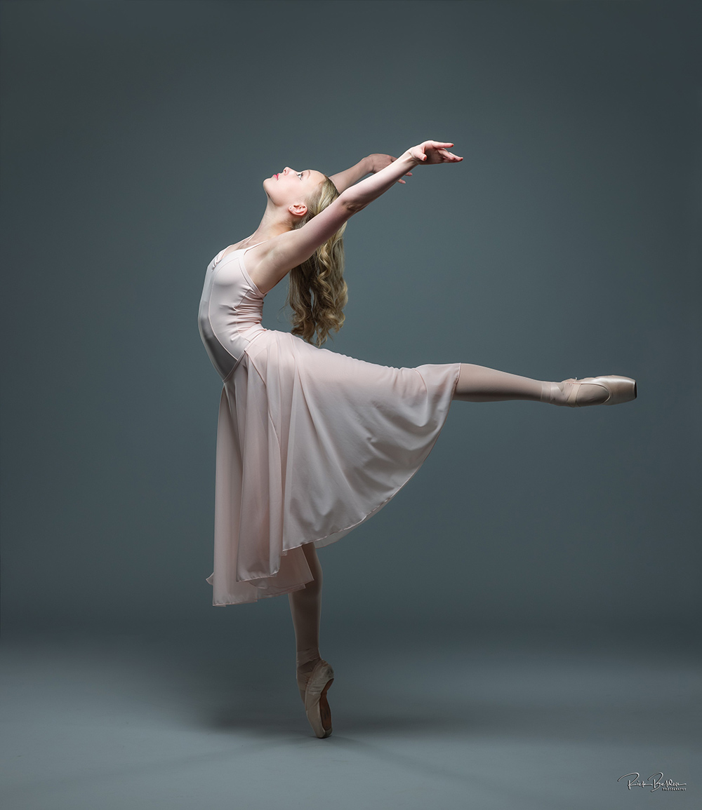Elise Franchi, a local ballerina on point.